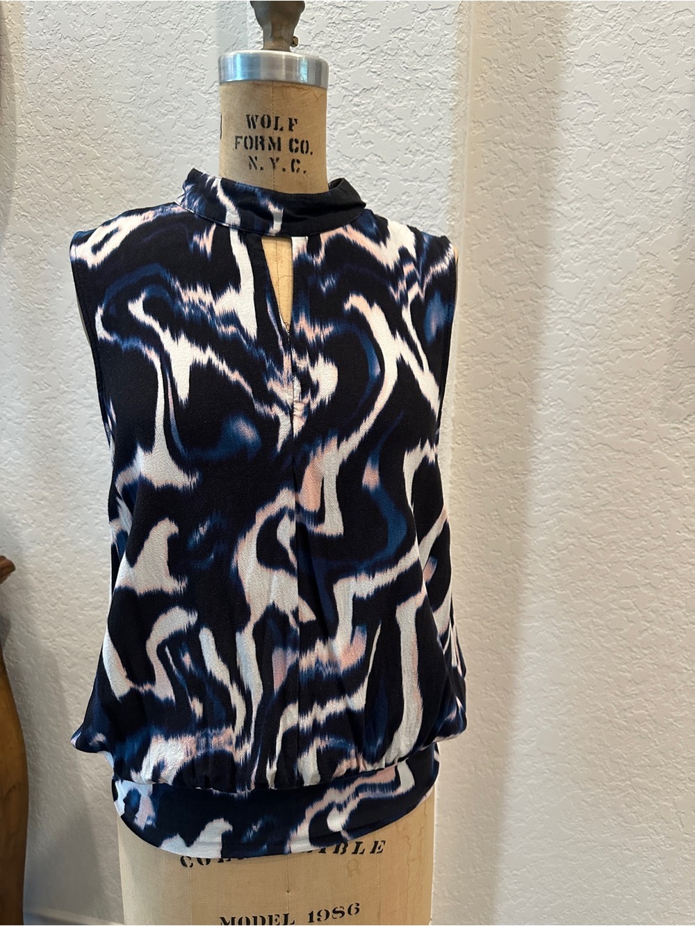 Liverpool Sleeveless Mock Neck Abstract Print Top - Navy, White, Blush
